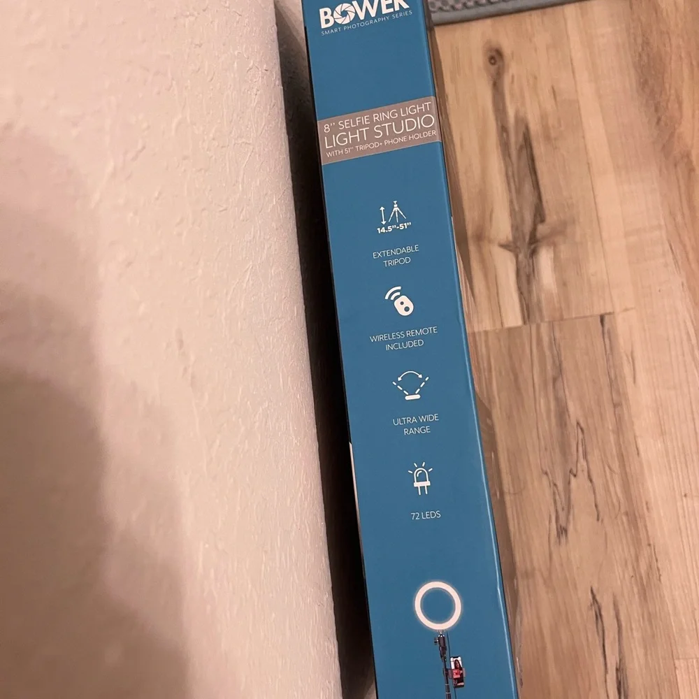 Ring light studio . Unopened box